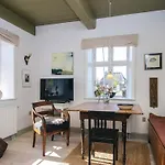 6 Person In Højer