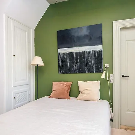 6 Person In Højer